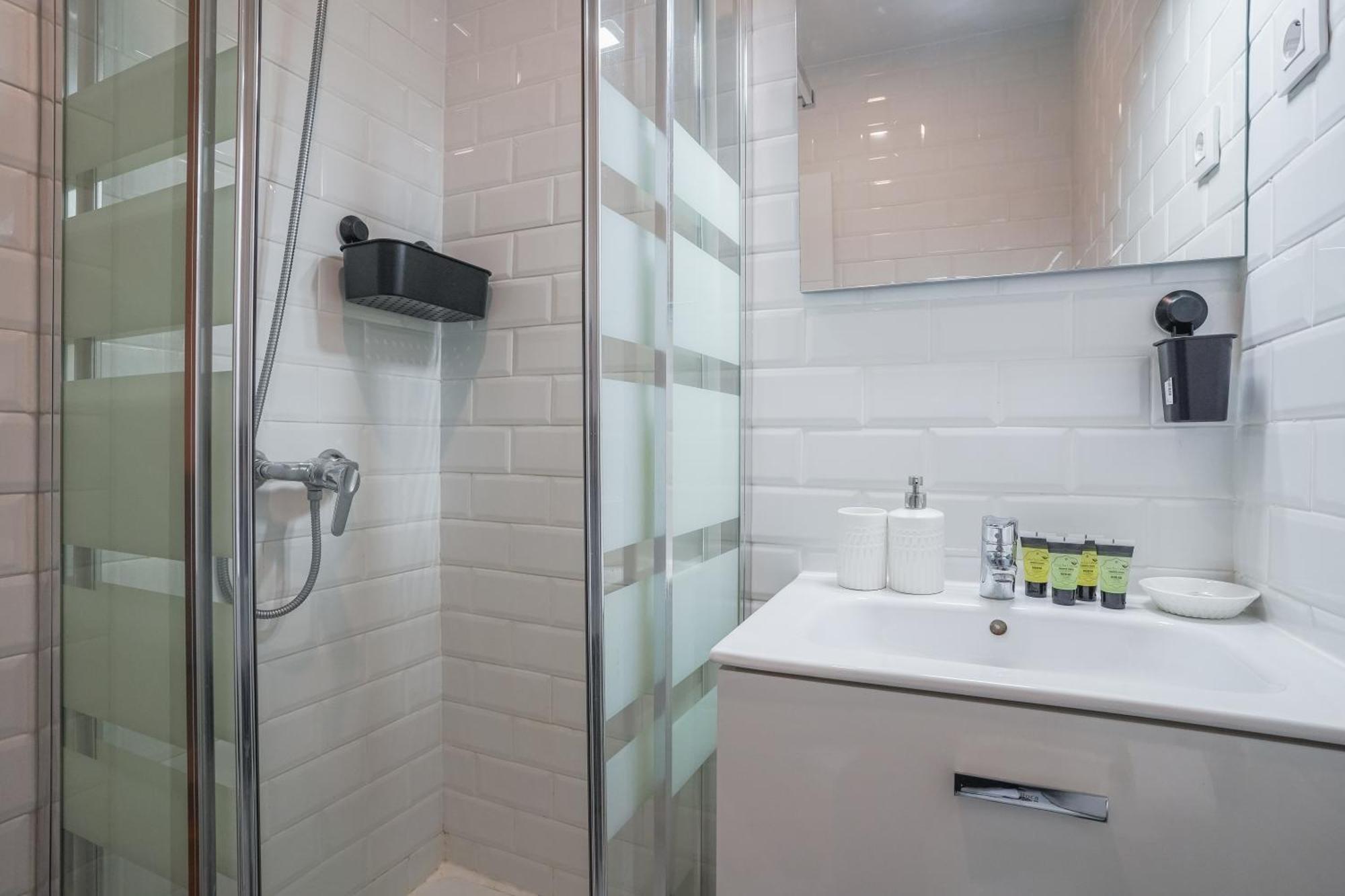 Cozy Apartment-1Bedroom 1Bathroom-Lavapies مدريد المظهر الخارجي الصورة